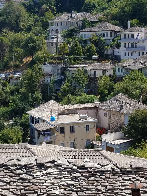 Lori'S Traditional House Gjirokastër Exterior foto
