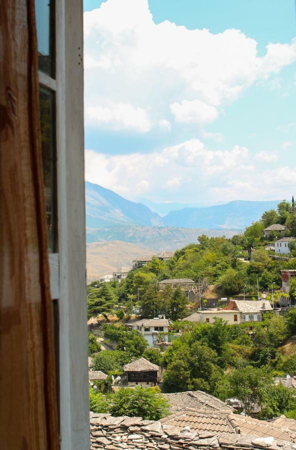 Lori'S Traditional House Gjirokastër Exterior foto