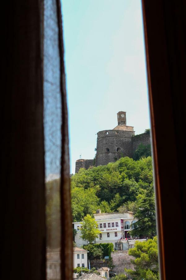 Lori'S Traditional House Gjirokastër Exterior foto